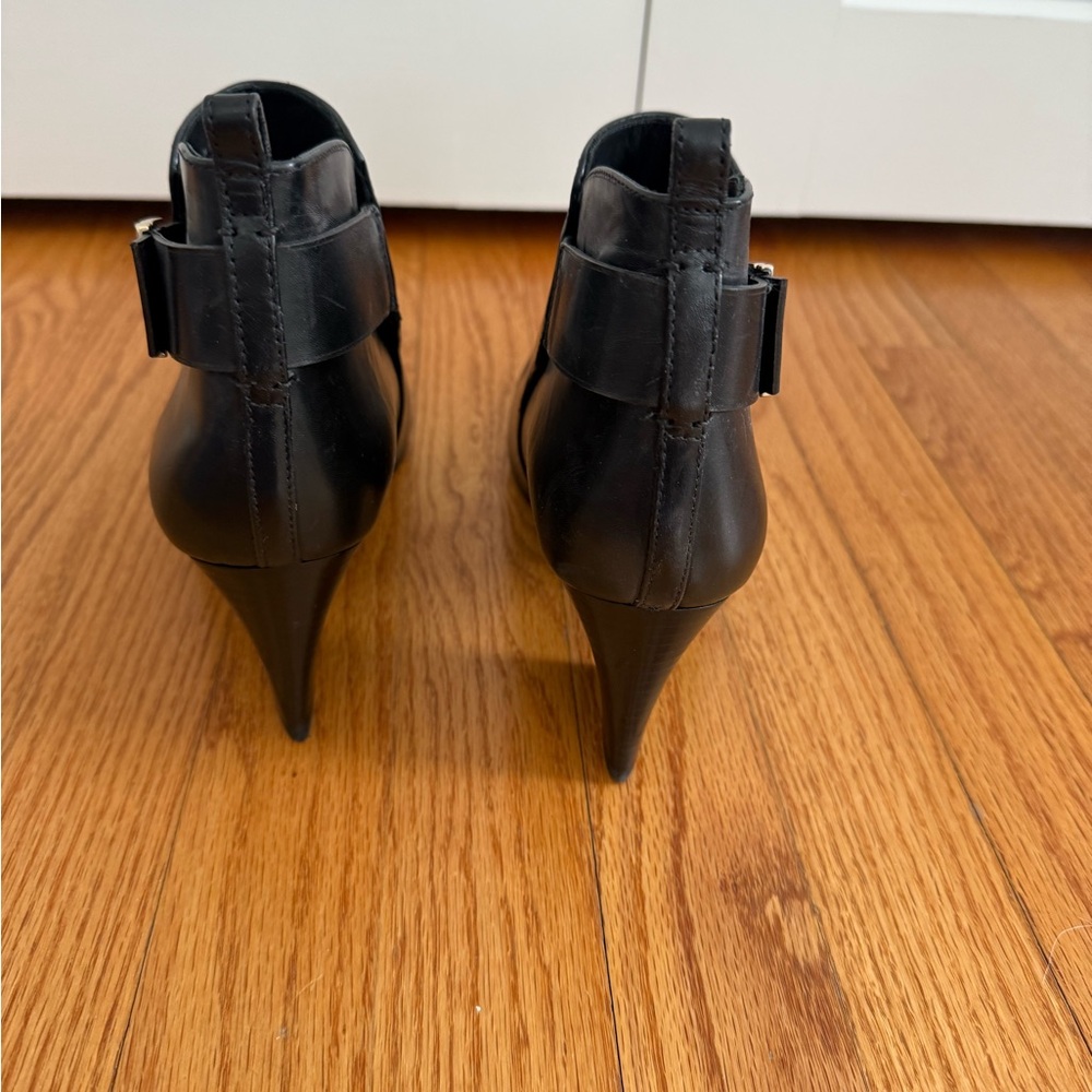 Tory Burch Black Leather Ankle Booties with Gold Logo Accent - Picture 3 of 3